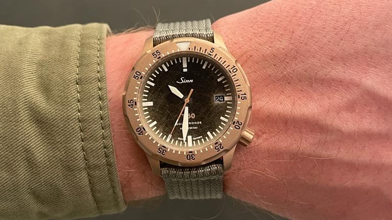 2. évad 9. rész – Csukló Csekkolás Az NBA All-Star Gáláról (Gyémánt Rolex, Panerai), Sinn Újdonságok Frankfurtból, Laci Pedig Betegen Is Órát&nbsp;Vett